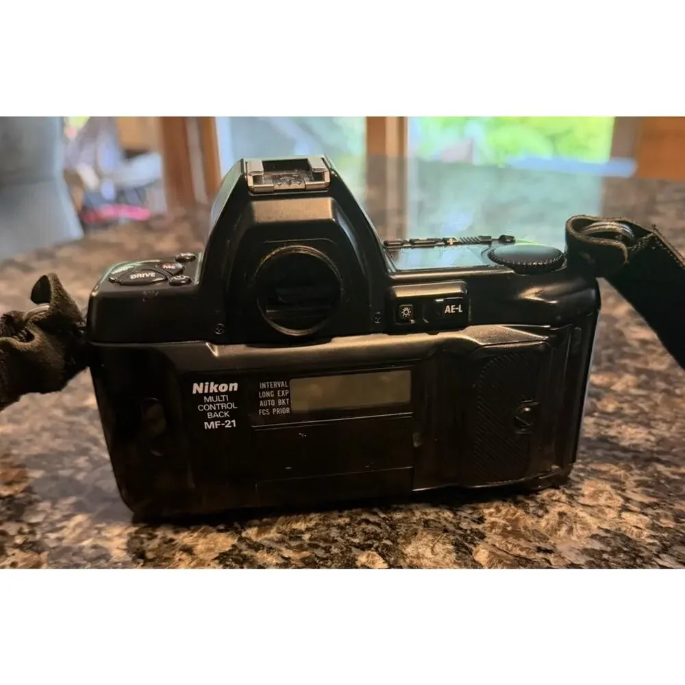 NIKON N8008 Camera & Nikkor 35-70 Lens LOT 3805/70